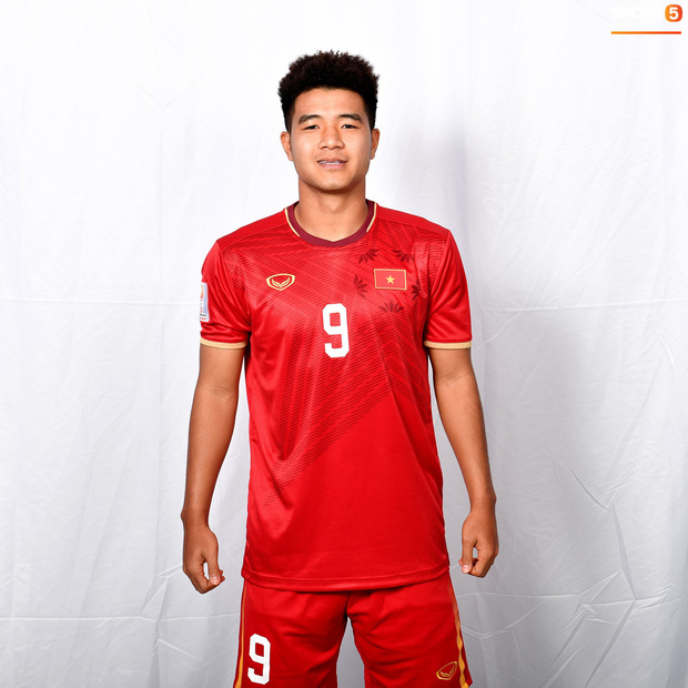 Cầu thủ U23 Việt Nam hoá hotboy ảnh thẻ trước thềm trận ra quân gặp U23 UAE-10
