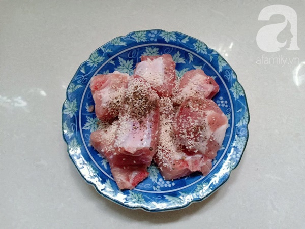 Tết này mẹ tôi có món canh sườn ngọt thơm, ai ăn cũng khen xuýt xoa-3