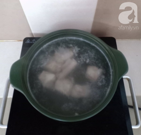 Tết này mẹ tôi có món canh sườn ngọt thơm, ai ăn cũng khen xuýt xoa-4