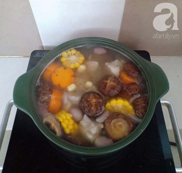 Tết này mẹ tôi có món canh sườn ngọt thơm, ai ăn cũng khen xuýt xoa-6