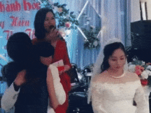 Bỏ mặc cô dâu 