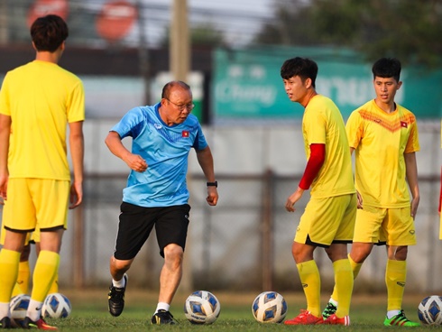 Fan Đông Nam Á gọi Thái Lan là đội bóng số 1 khu vực sau thắng lợi 5-0 trước Bahrain, chẳng lẽ họ đã quên Việt Nam?-9