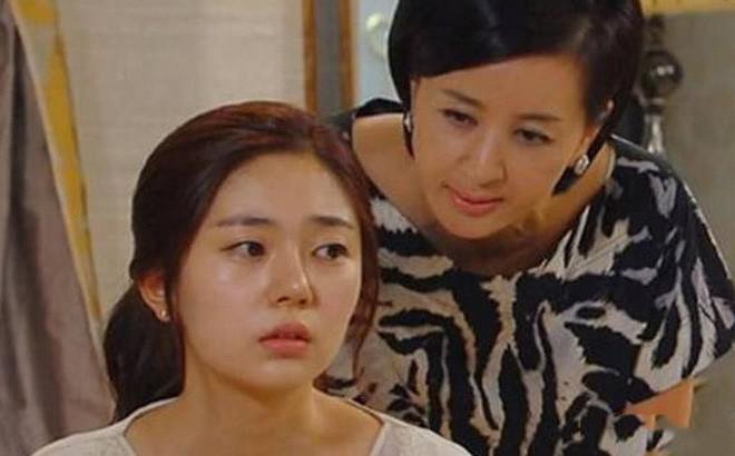 Mẹ chồng chiều con dâu như bà hoàng và sự thật chết lặng-1