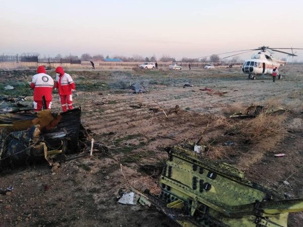Hiện trường máy bay Ukraine chở 180 người gặp nạn tại sân bay Iran-1