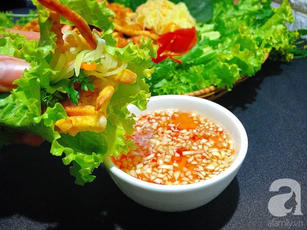 Mùa đông không thể bỏ qua món bánh tôm giòn ngon nóng hổi - thử là mê ngay!-7