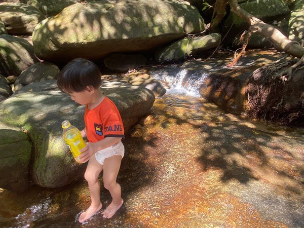 Uống trà sữa nhưng không thích trân châu, bé Sa con trai Quỳnh Trần JP né đạn theo cách siêu trí tuệ-4