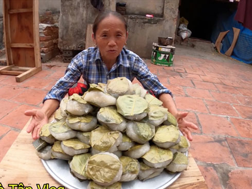 Bà Tân Vlog làm món trứng khổng lồ chiên nước mắm, dân mạng tinh ý phát hiện sự kết hợp nguyên liệu dễ gây ngộ độc-5