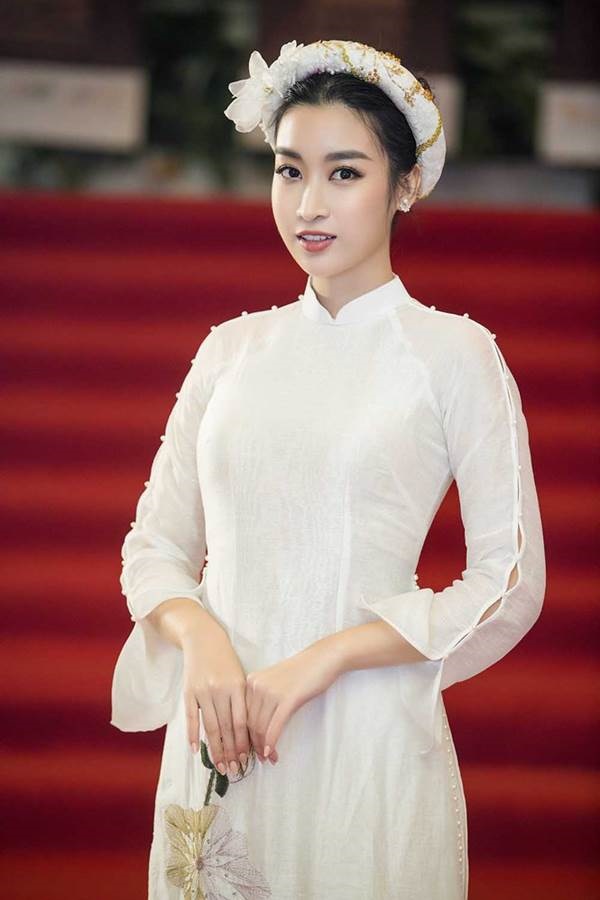 Diện áo dài nền nã, Ngọc Hân và Đỗ Mỹ Linh đọ sắc một chín một mười-11