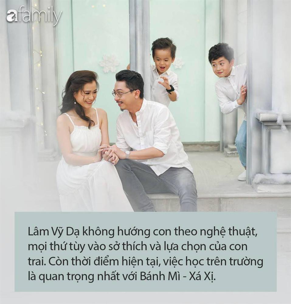 Con gái Ốc Thanh Vân, quý tử nhà Lâm Vỹ Dạ vừa gặp đã nháy mắt đong đưa, 2 bà mẹ cười như điên vì hành động của Xá Xị-6