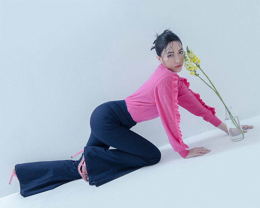 Suốt ngày mặc đồ giấu dáng, đâu ngờ vòng 3 của Diệu Nhi cực tròn đầy khi diện quần bó sát-12