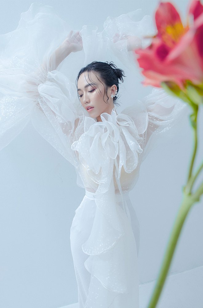 Suốt ngày mặc đồ giấu dáng, đâu ngờ vòng 3 của Diệu Nhi cực tròn đầy khi diện quần bó sát-7