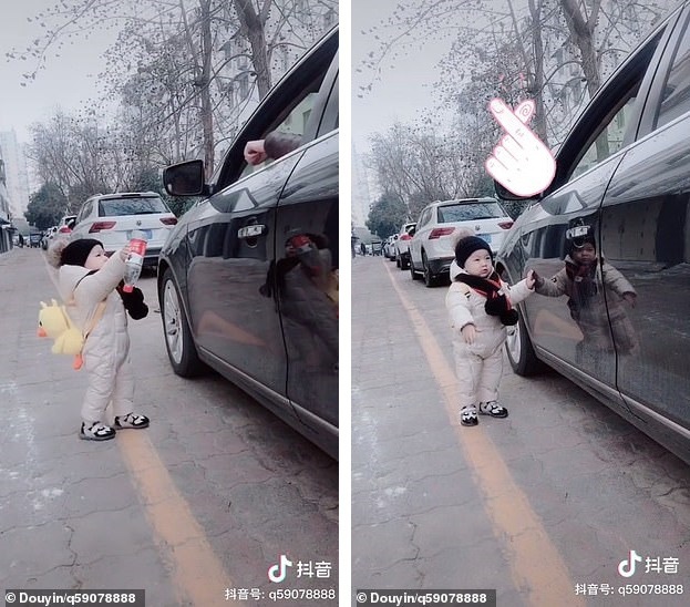 Góc xấu hổ: Tưởng người lái xe làm rơi chai nước, bé trai 1 tuổi lon ton chạy đến nhặt và đem trả lại khiến tài xế đỏ mặt-2