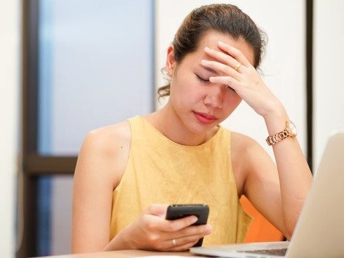 Thấy tin nhắn từ ngân hàng báo về, tôi mở ra xem và chết điếng với nội dung khoản tiền 20 triệu chồng vừa chuyển xong-2