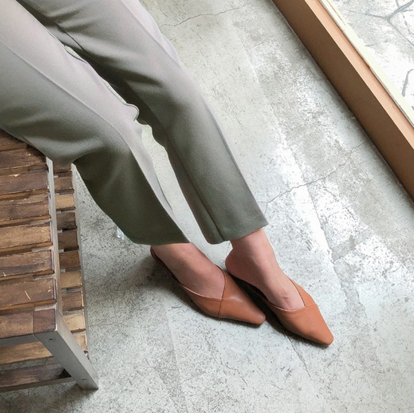 Sắm quanh 6 mẫu giày dưới đây là bạn có thể yên tâm mặc đẹp từng centimet Tết này rồi!-1