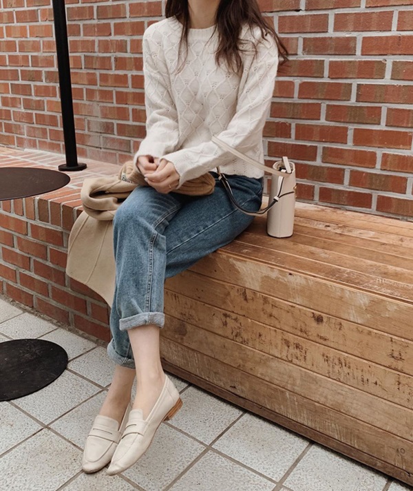 Sắm quanh 6 mẫu giày dưới đây là bạn có thể yên tâm mặc đẹp từng centimet Tết này rồi!-10