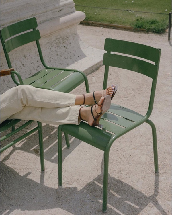 Sắm quanh 6 mẫu giày dưới đây là bạn có thể yên tâm mặc đẹp từng centimet Tết này rồi!-15