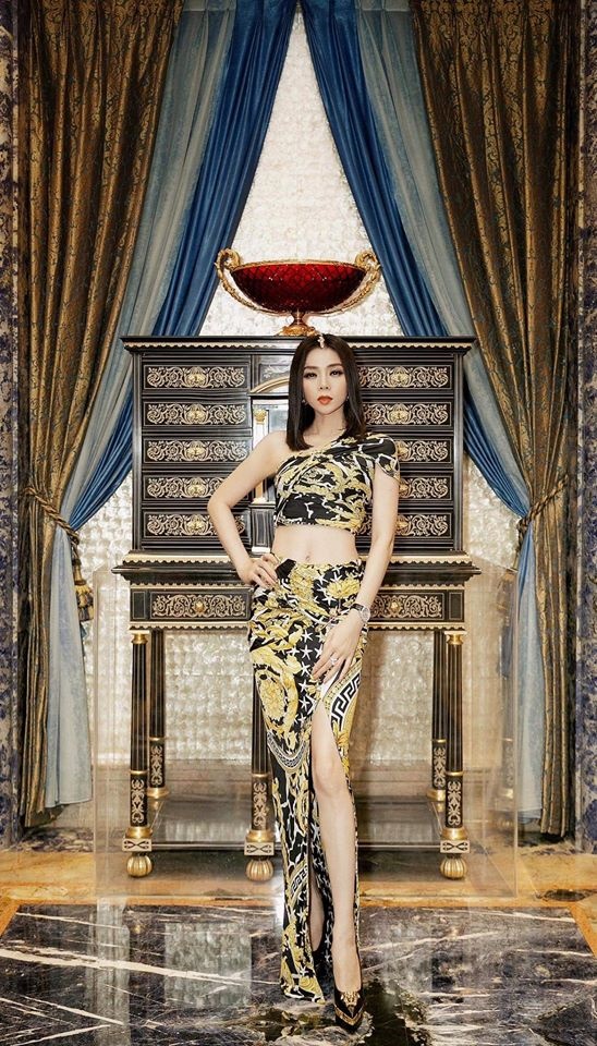 Lệ Quyên sở hữu BST crop top khoe vòng eo 56-9