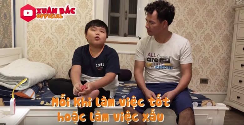 Bi béo nhà Xuân Bắc làm việc tốt được cô giáo trao thưởng, cách cậu bé khoe với bố khiến ai cũng phì cười vì đầy bầu trời triết lý-5