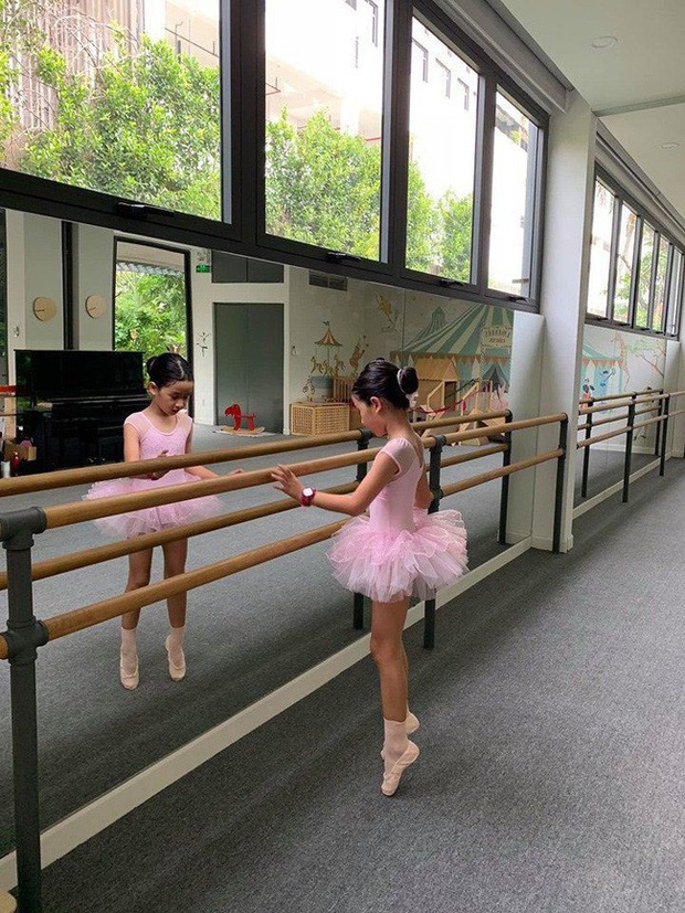 Xuất hiện chung khung hình với mẹ, con gái Lưu Hương Giang bỗng được cư dân mạng khen tới tấp vì một đặc điểm nổi trội-4