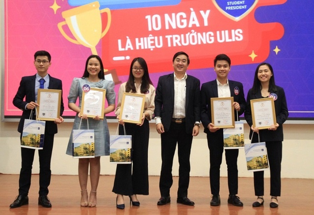 Sinh viên ĐH Ngoại ngữ tranh tài để làm... hiệu trưởng-2