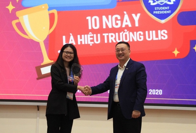 Sinh viên ĐH Ngoại ngữ tranh tài để làm... hiệu trưởng-4