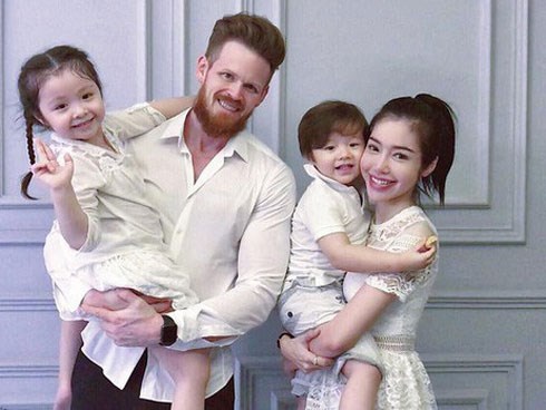 Elly Trần liên tục có động thái lạ giữa tin đồn trầm cảm do chồng Tây ngoại tình