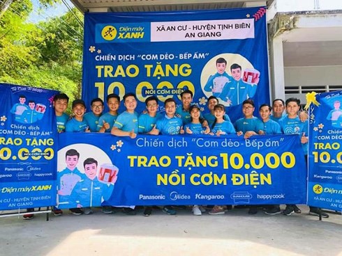 Điện máy Xanh trao 10.000 nồi cơm điện, nhận vạn nụ cười