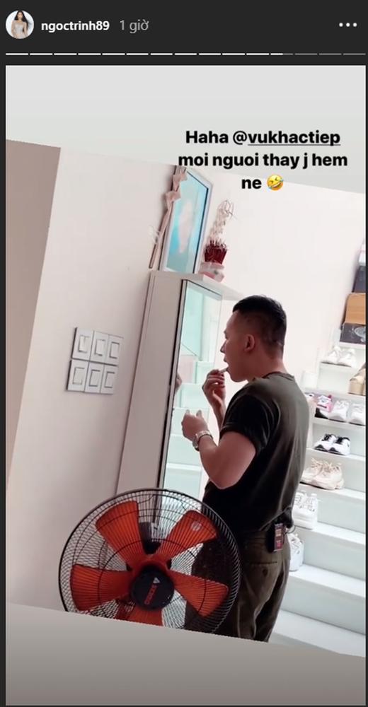 Giữa bão scandal, Vũ Khắc Tiệp ung dung làm clip đập hộp cùng Ngọc Trinh, lại còn thoa son cực điệu-3