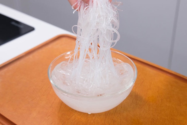 Chọn miến sạch để ăn Tết: Chuyên gia đưa ra các tiêu chí hàng đầu để món ăn vừa sạch vừa ngon-1