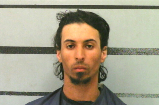 Bé gái 10 tháng tuổi bị bạn trai của mẹ nhét vào ba lô kéo khóa kín và nhốt trong ô tô 5 giờ đồng hồ-1