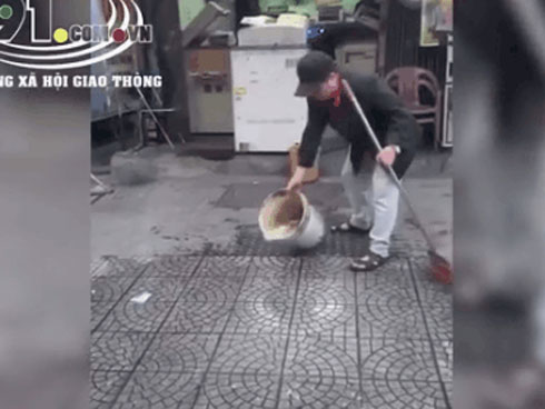 Chiếc ô tô với vết xước và mẩu giấy nhắn xin lỗi kèm số điện thoại khiến bất cứ ai đọc được cũng chẳng thể nổi giận-4