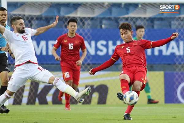Tuyển thủ U23 Việt Nam hành động thiếu kiềm chế với trọng tài chính ở VCK U23 châu Á 2020-1