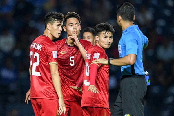 Tuyển thủ U23 Việt Nam hành động thiếu kiềm chế với trọng tài chính ở VCK U23 châu Á 2020-2