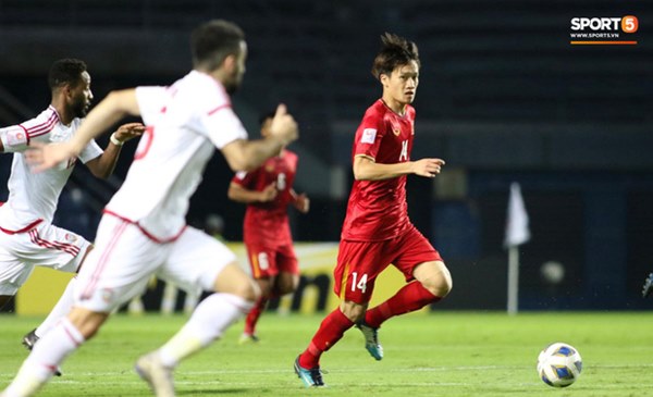 Tuyển thủ U23 Việt Nam hành động thiếu kiềm chế với trọng tài chính ở VCK U23 châu Á 2020-6