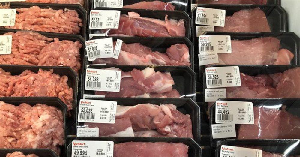 Siêu thị giữ giá thịt lợn cao chót vót mặc kệ lợn hơi, thịt chợ tụt dốc-1