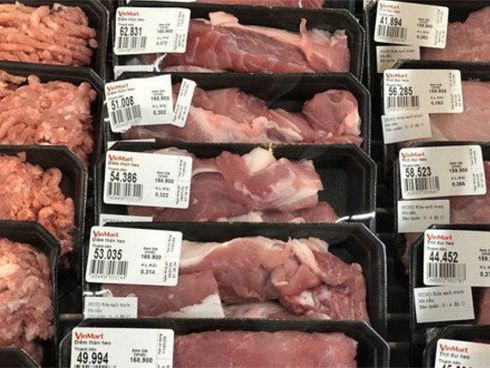 Chợ ế ẩm, tiểu thương quyết không giảm giá thịt lợn-3