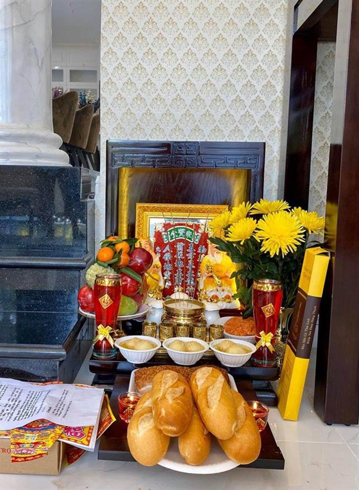 Được chồng tặng biệt thự 200m2, Trịnh Kim Chi tự khen đảm đang với mâm cỗ cúng đủ đầy-6