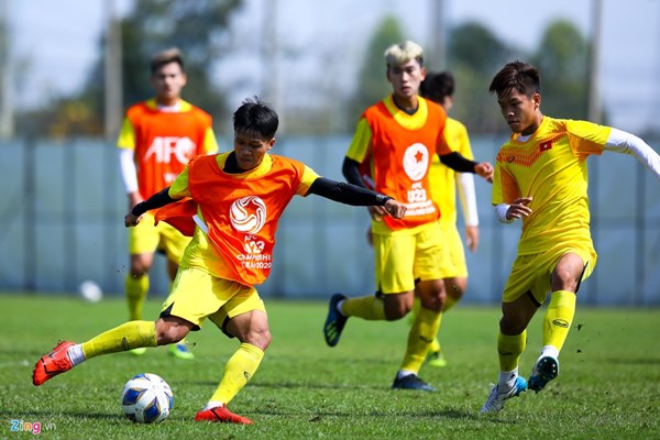 Trợ lý HLV Park nổi cáu vì Bảo Toàn không biết phòng ngự-1