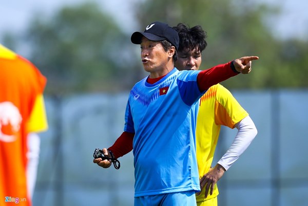 Trợ lý HLV Park nổi cáu vì Bảo Toàn không biết phòng ngự-5