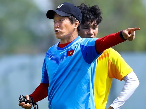 Fan Thái Lan chê thầy Park chỉ biết cho các học trò U23 Việt Nam dựng xe buýt trước khung thành để chịu trận-8