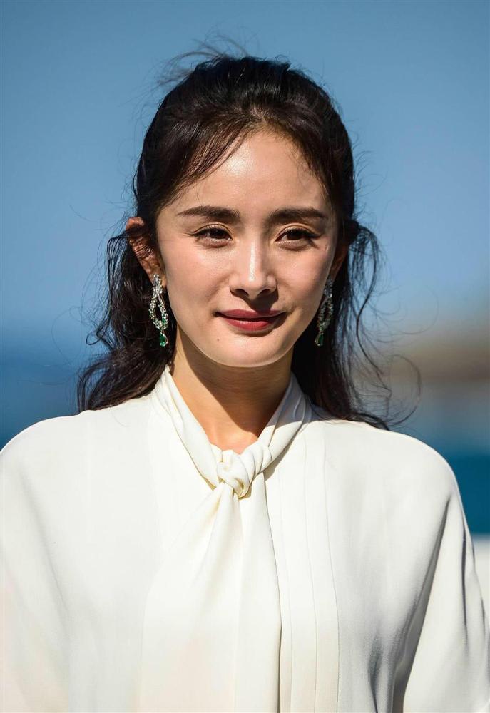 Gương mặt cứng đơ của Dương Mịch khiến CĐM phát hoảng, còn đâu nữ thần ngọt ngào ngày nào?-6