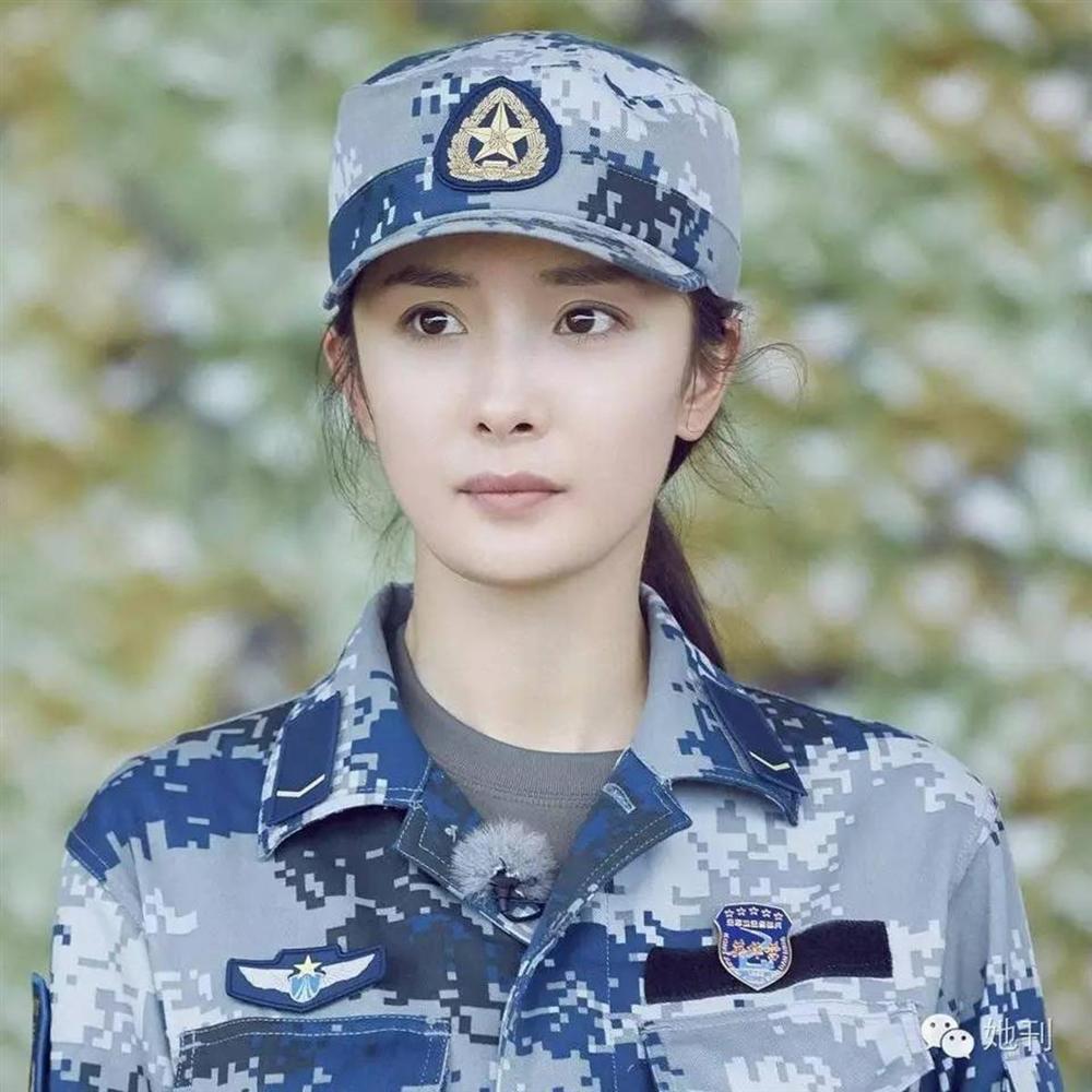 Gương mặt cứng đơ của Dương Mịch khiến CĐM phát hoảng, còn đâu nữ thần ngọt ngào ngày nào?-9