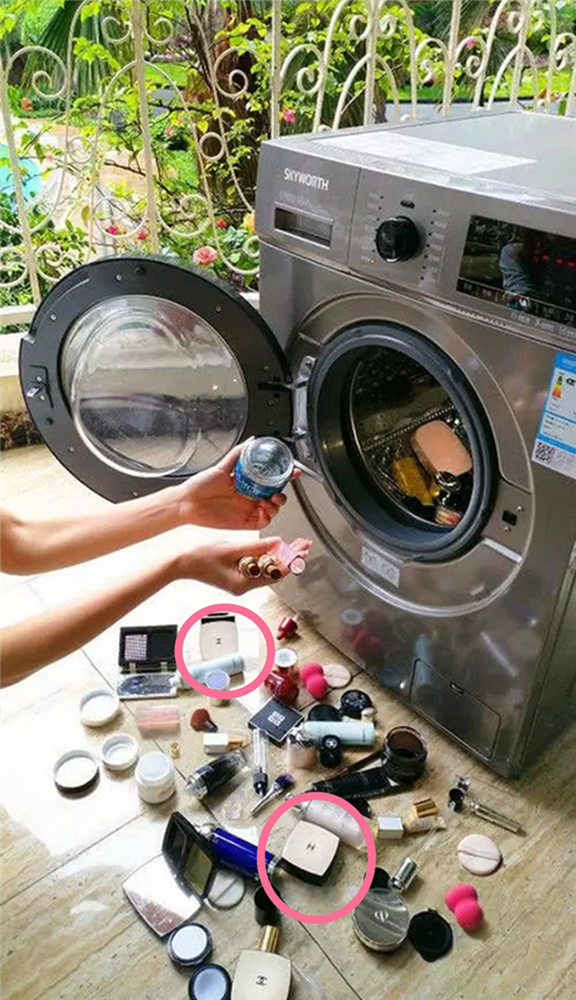 Được dạy công dụng của máy giặt, cô bé 3 tuổi hào hứng giúp làm sạch đồ, nhưng nhìn vào thành quả mẹ rụng rời tay chân-2