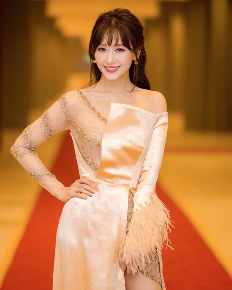 Không kém cạnh Trấn Thành, Hari Won cũng chi cả trăm triệu sắm đồ hiệu diện Tết-1