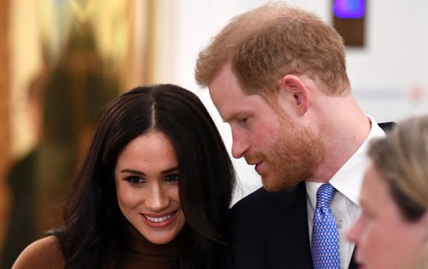 Hé lộ thông tin Nữ hoàng từng nhún nhường cháu dâu Meghan Markle, đích thân gọi điện thoại hỏi thăm nhưng bị đối xử phũ phàng-2