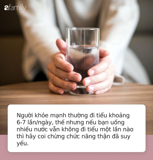 Lần nào uống nước cũng thấy những biểu hiện này chứng tỏ cơ thể bạn đang mắc rất nhiều bệnh nguy hiểm-3