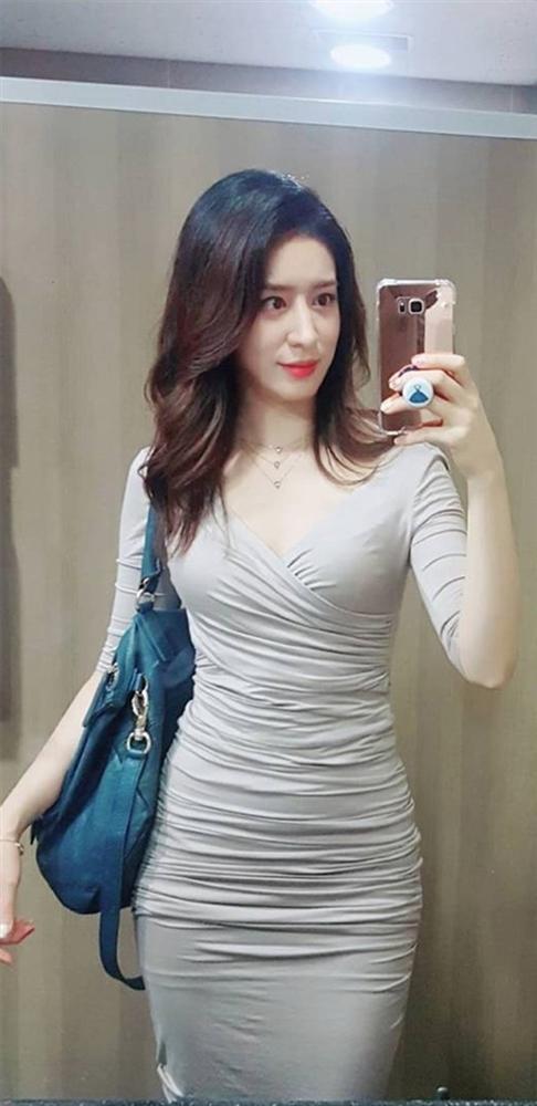 Vợ đẹp, nổi tiếng của Jang Dong Gun và Joo Jin Mo-5