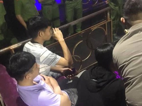 Đồng Nai: Đột kích quán bar Romance, phát hiện gần 100