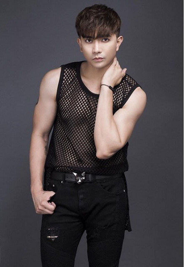 Tim tiếp tục gây sốc với chiếc cằm ngày càng nhọn hoắt, gương mặt khác lạ khó nhận ra hậu giảm gần 20kg-6