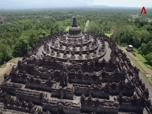 Ngôi đền Phật giáo lớn nhất thế giới ở Indonesia